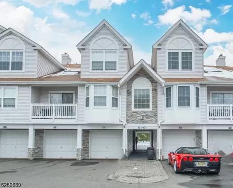 131 Autumn Ct, Ledgewood, NJ 07852