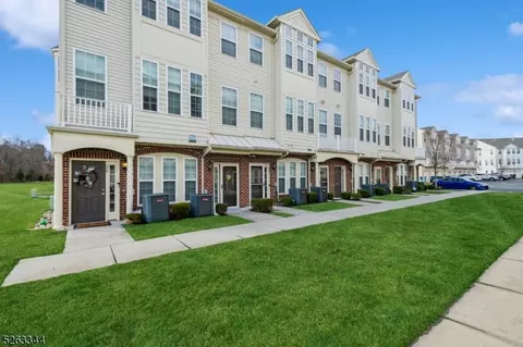 24 Kyle Dr, Tinton Falls, NJ 07712