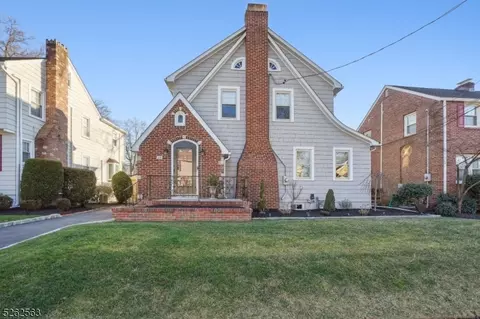 18 Oak Ln, Cranford, NJ 07016