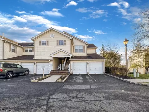 237 Potomac Dr, Basking Ridge, NJ 07920