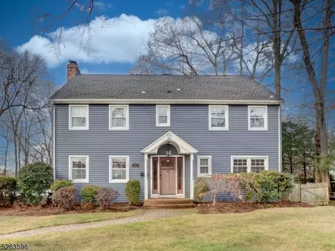 39 Ridge Rd, Roseland, NJ 07068