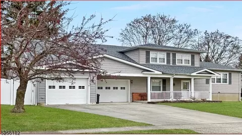 101 Carter Ter, Hackettstown, NJ 07840