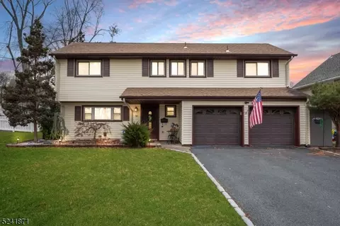 32 Carolina St, Cranford, NJ 07016
