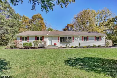 6 Elizabeth St, Bernards, NJ 07920