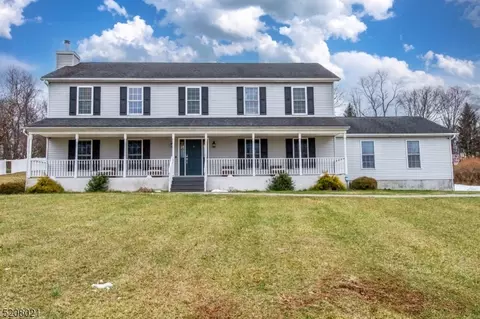 4 Ridge Ln, Blairstown, NJ 07825