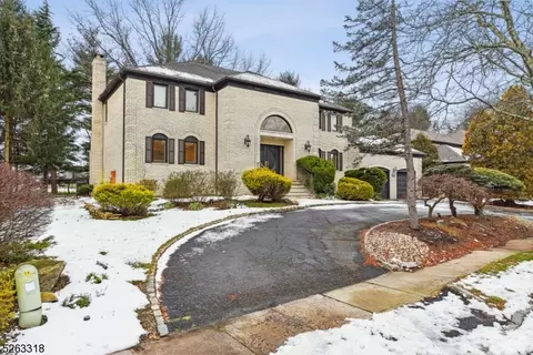 576 Ashwood Rd, Springfield, NJ 07081