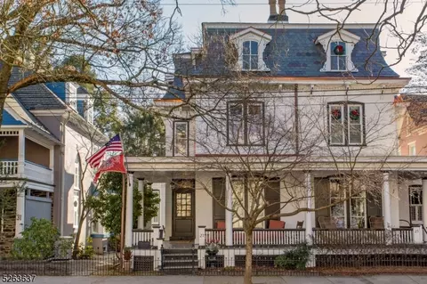 27 York St, Lambertville, NJ 08530