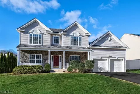 727 Skyline Dr, Jefferson, NJ 07849