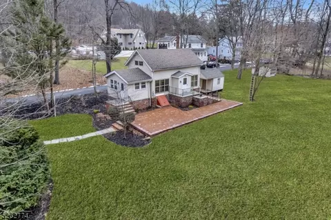 751 Pequest Rd, Liberty, NJ 07863