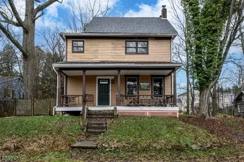 30 Henderson St, Oxford, NJ 07863