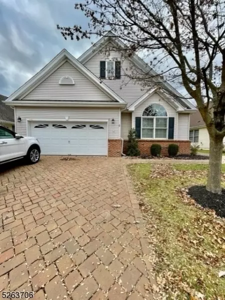 8 Jays Cor, Franklin Twp, NJ 08873