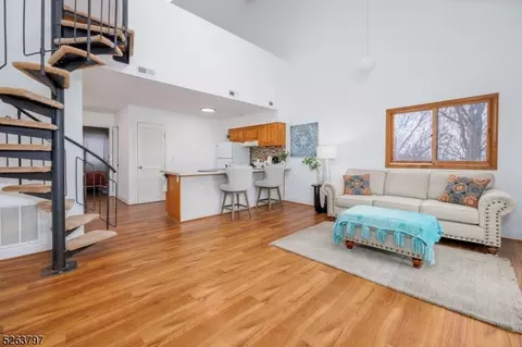 6 Steamboat Dr #12, Vernon, NJ 07462