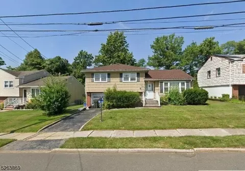 27 Fleetwood Rd, Woodbridge Twp, NJ 07095