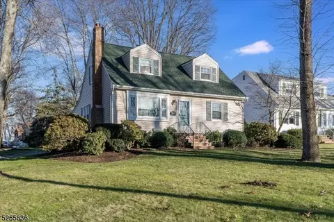 8 Fernwood Ave, Roseland, NJ 07068