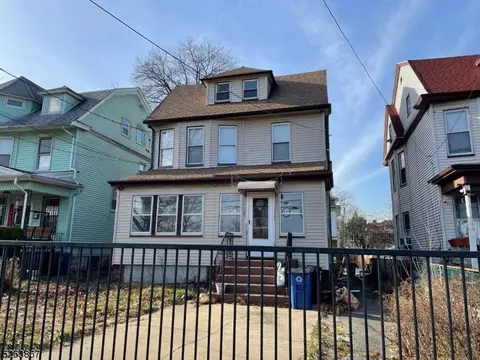 734 Ridge St #2, Newark, NJ 07104