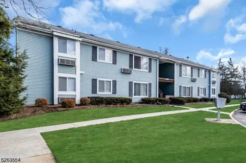 62 Eton Way, Somerset, NJ 08873