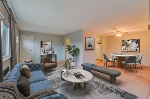 802 Cricket Ln #802, Woodbridge, NJ 07095