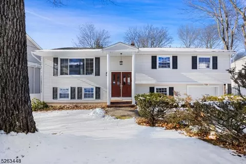 44 Edgemere Rd, Livingston, NJ 07039