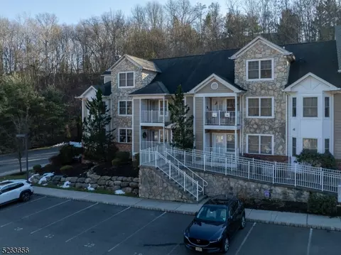 59 Hamburg Tpke, Butler, NJ 07405
