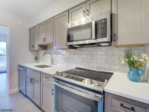 377 S Harrison St 5b #5B, East Orange, NJ 07018