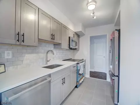 377 S Harrison St 5l #5L, East Orange, NJ 07018