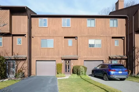 68 Alana Dr, Hawthorne, NJ 07506