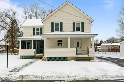 28 N Clark St, Ogdensburg, NJ 07439