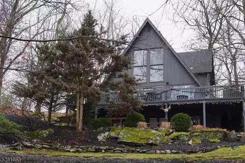 181 Forest Lake Dr, Byram Twp, NJ 07821