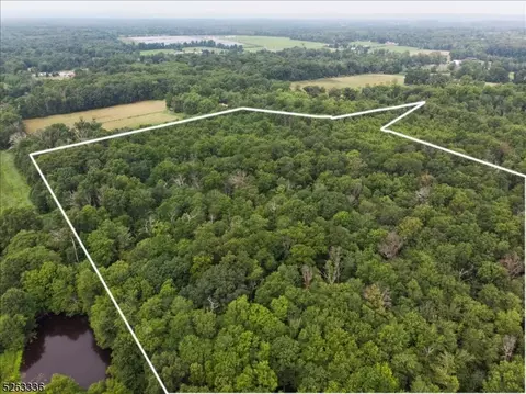 34 Goose Island Rd, Raritan Twp, NJ 08867