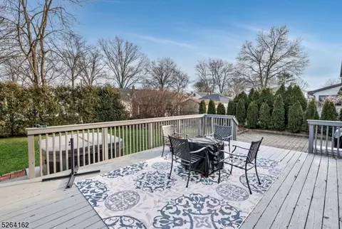 744 Myrna Rd, Paramus, NJ 07652 photo 27