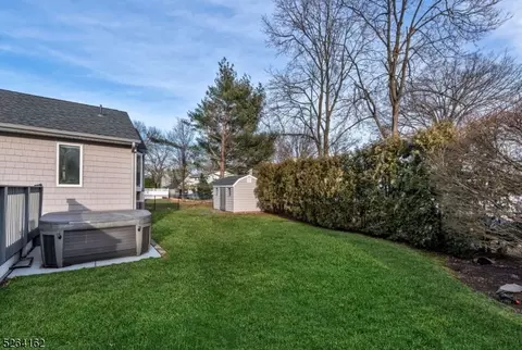 744 Myrna Rd, Paramus, NJ 07652 photo 28