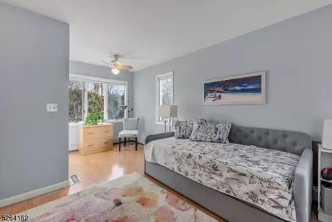 744 Myrna Rd, Paramus, NJ 07652 photo 17