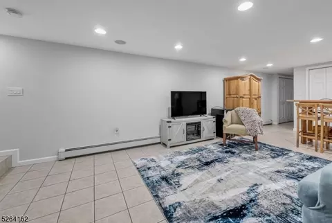 744 Myrna Rd, Paramus, NJ 07652 photo 25