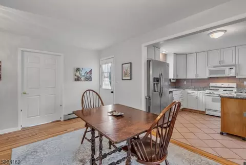 744 Myrna Rd, Paramus, NJ 07652 photo 8