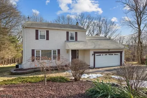 31 Lynn Dr, Byram Twp, NJ 07821