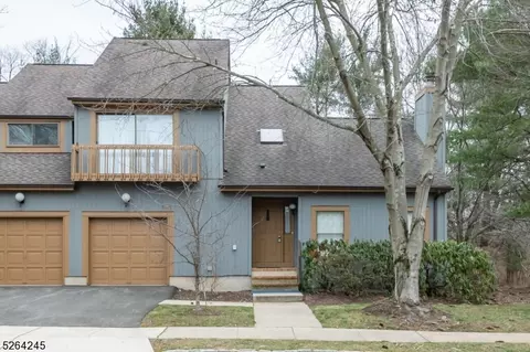 141 Arbor Cir, Basking Ridge, NJ 07920