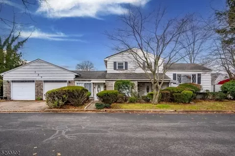 123 W Highland Pkwy, Roselle, NJ 07203