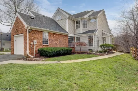 129 Buttercup Ct, Whitehouse Station, NJ 08889