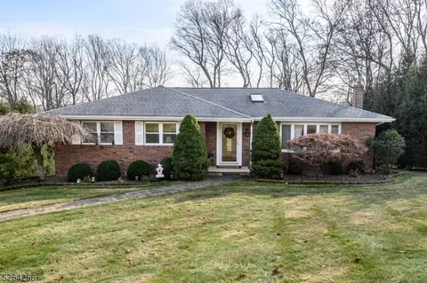 7 Putters Rd, Roxbury Twp, NJ 07876