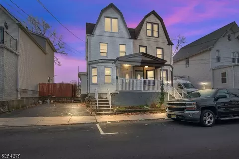 132 Dukes St, Kearny, NJ 07032