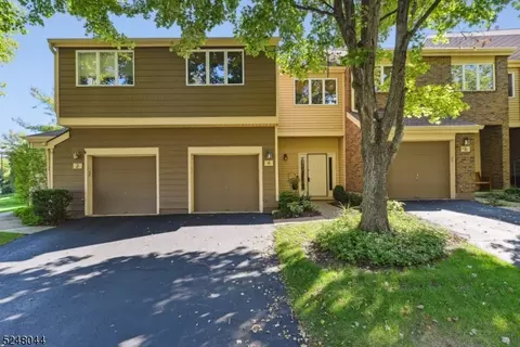 4 Avery Ct, Madison, NJ 07940