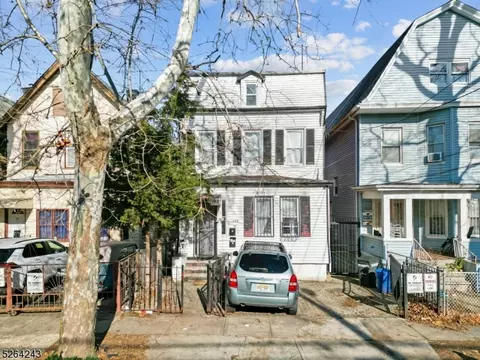 149 Sylvan Ave, Newark, NJ 07104