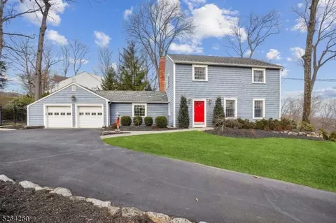 1 Oregon Trl, Morris Plains, NJ 07950