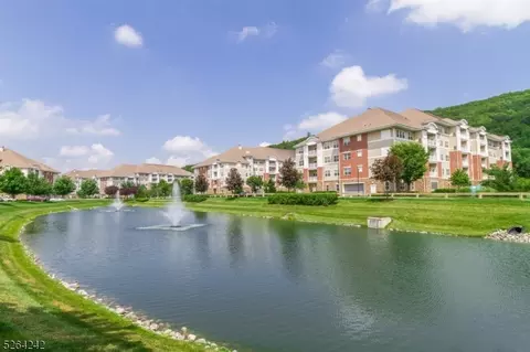 2316 Warrens Way #2316, Wanaque, NJ 07465