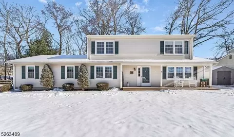 29 Central Ave, Mine Hill, NJ 07803