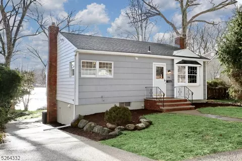 1036 Colfax Ave, Pompton Lakes, NJ 07442