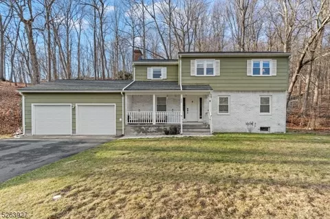 156 Kinnelon Rd, Kinnelon, NJ 07405
