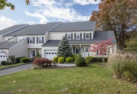 12 Wexford Dr, Mendham, NJ 07945