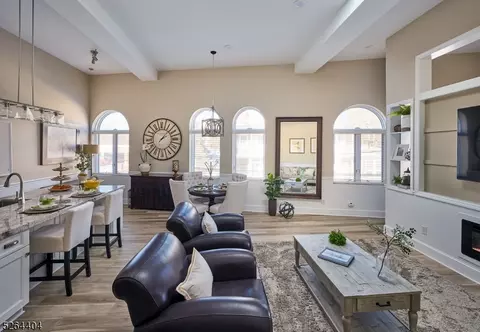 211 Main St #14, Gladstone, NJ 07934