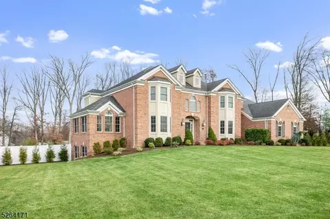 5 Mapleshade Dr, Hanover, NJ 07981 photo 2